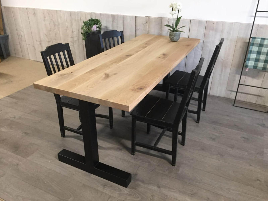 Eiken eettafel met T poot Meubelmakerij van Ommen