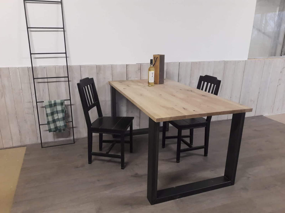 Eiken eettafel met U onderstel Meubelmakerij van Ommen