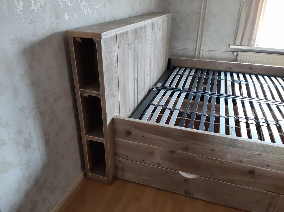 Steigerhouten bed Hennie Meubelmakerij van Ommen