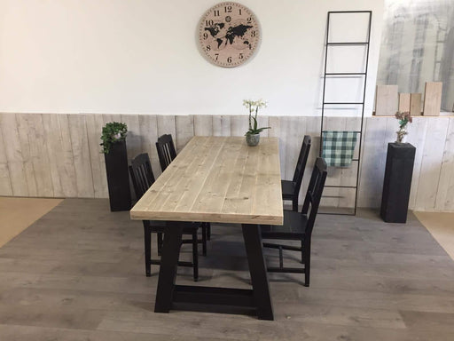 Steigerhouten eettafel met stalen A-poot Meubelmakerij van Ommen