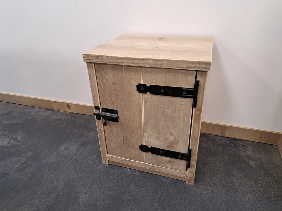Steigerhouten nachtkastje Bert