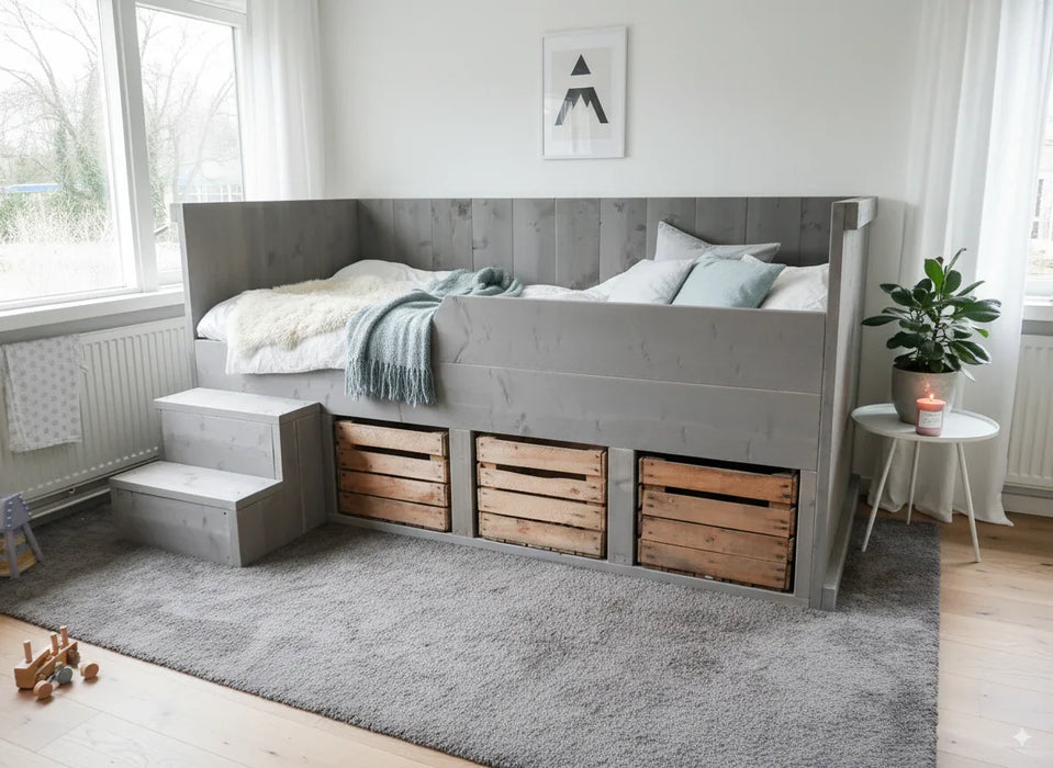 Steigerhouten kinderbed met fruitkistjes