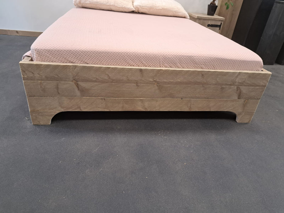 Steigerhouten tweepersoonsbed Fleur